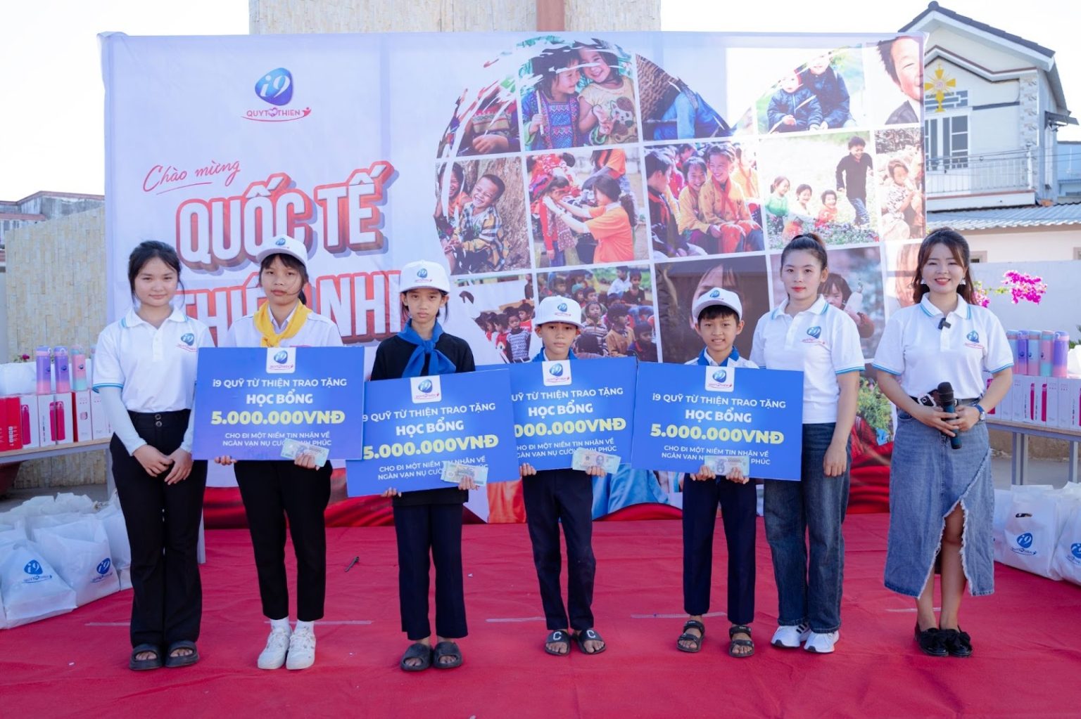 Biểu tượng đổi mới và cập nhật công nghệ liên tục